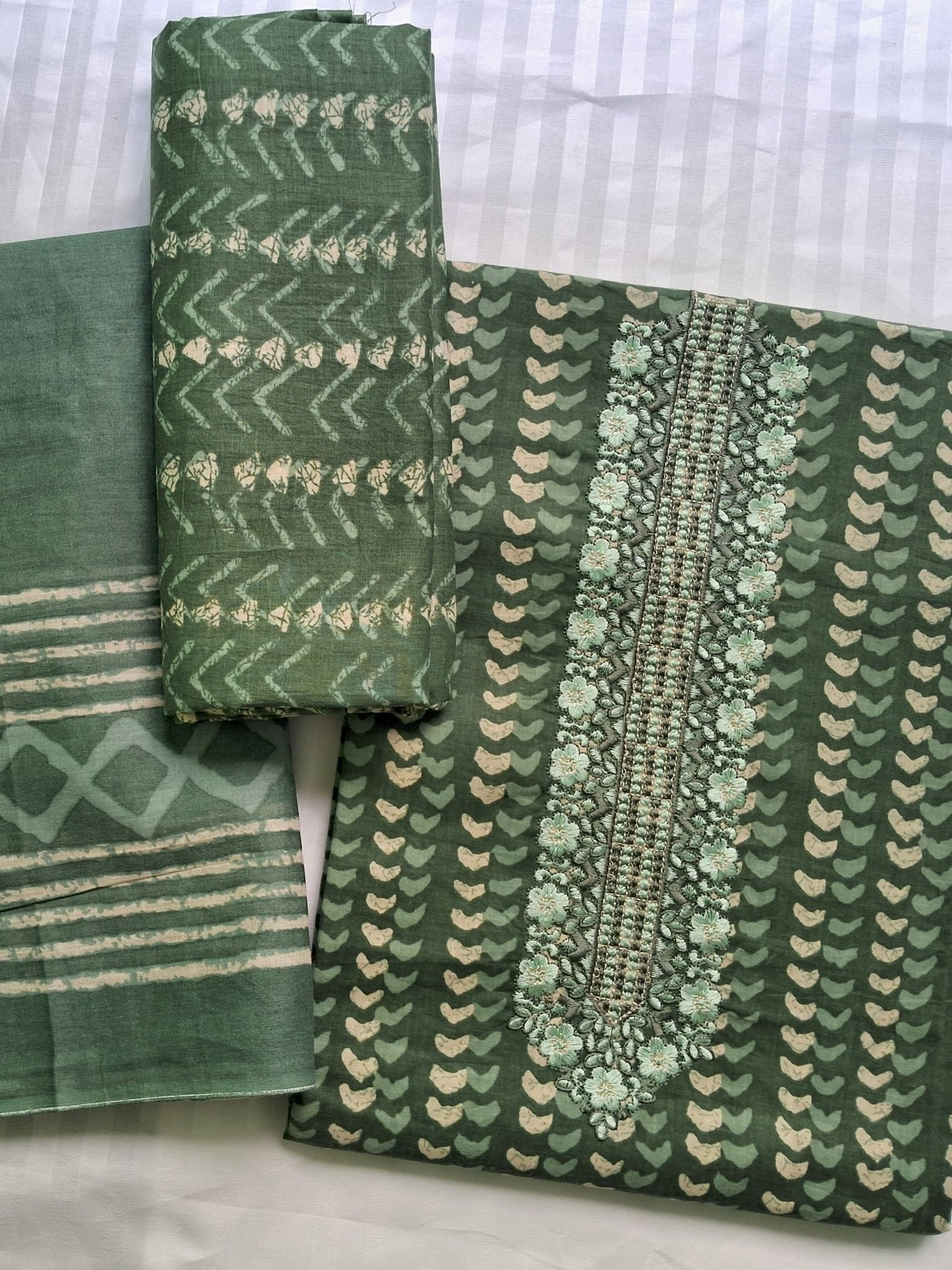 EMERALD GREEN EMBROIDERED COTTON SUIT