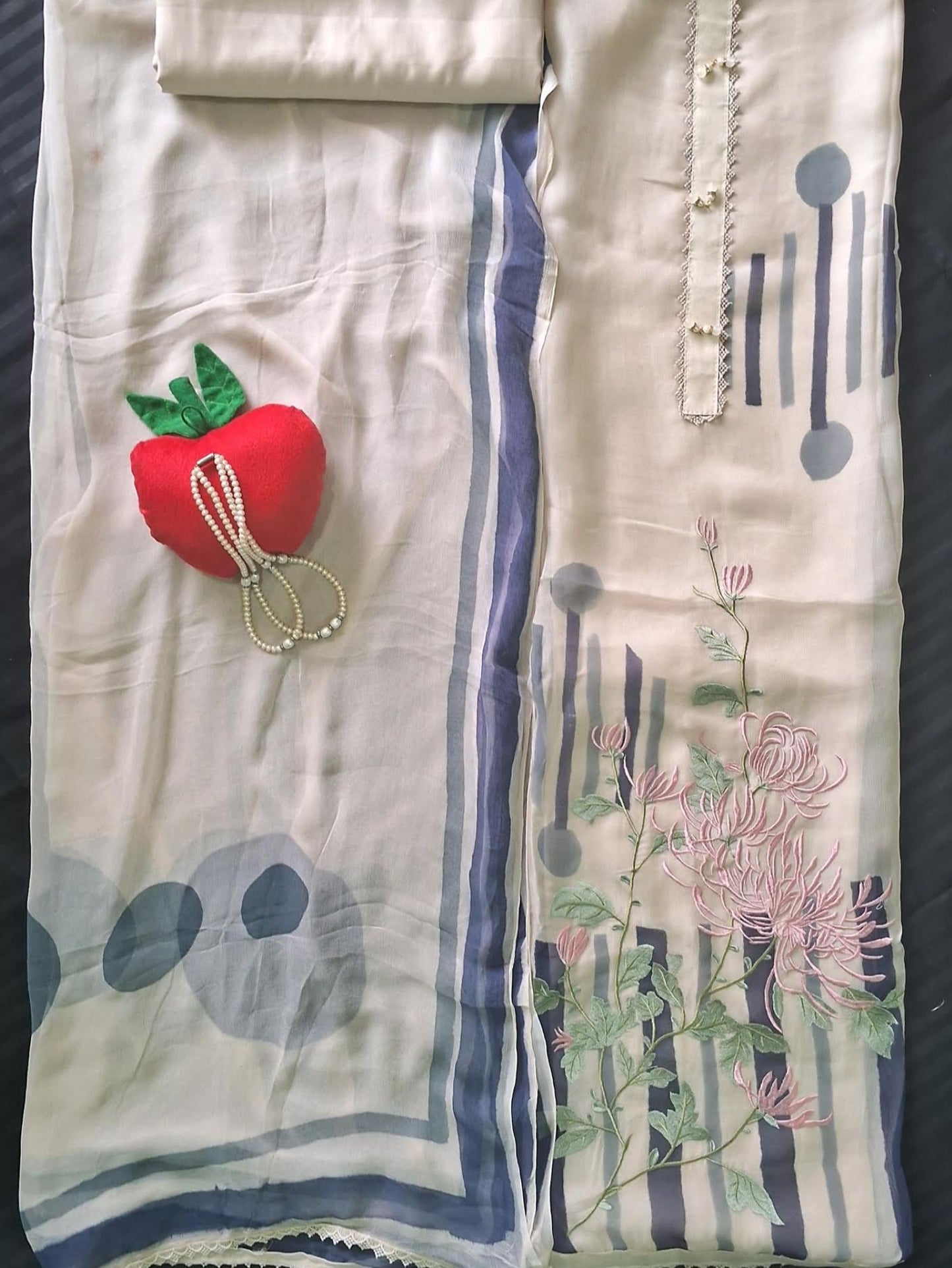 IVORY BLOSSOM BURBERRY SUIT