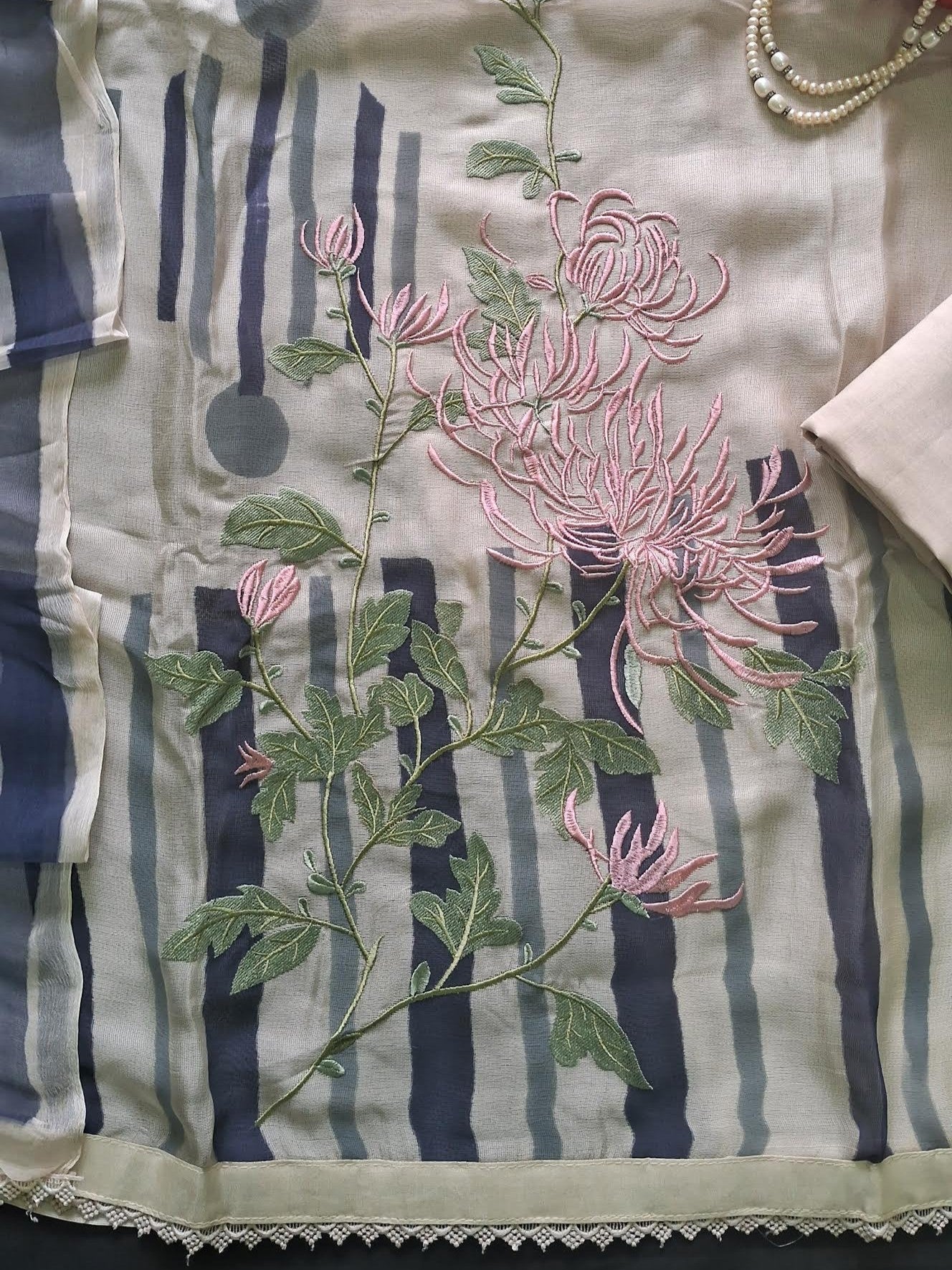 IVORY BLOSSOM BURBERRY SUIT